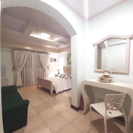 Casa Micarosa Hotel Манила Экстерьер фото